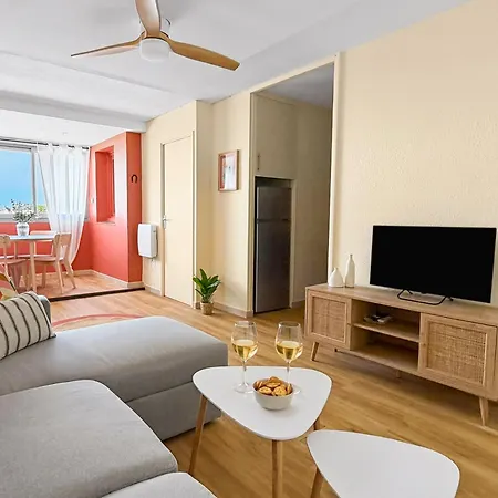 Appartement T2 Moderne Et Lumineux -centre-ville Avec Piscine Le Grau-du-Roi