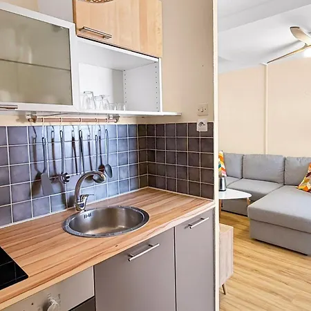 Appartement T2 Moderne Et Lumineux -centre-ville Avec Piscine *